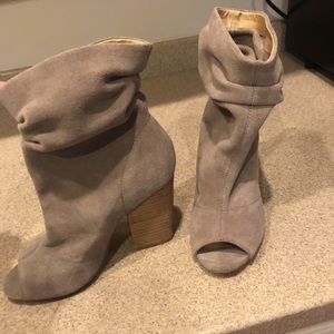 Peep toe scrunch block bootie